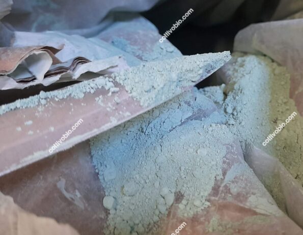 copper fungicide in powdery form